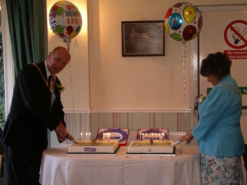 Cutting the cakes