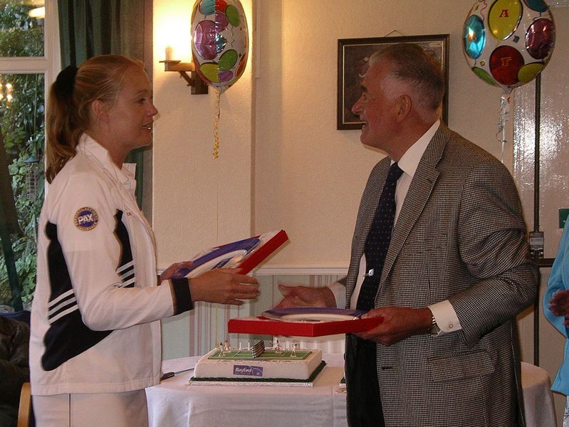 Presenting a commemorative plate